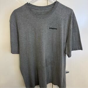 Patagonia Men's Gray T-Shirt Size L